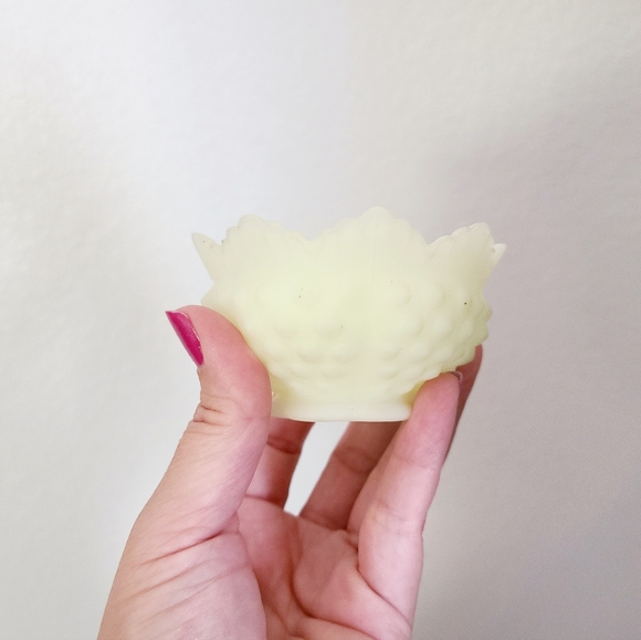 ⭐️Vintage⭐️Fenton Custard Hobnail Uranium Glass Fairy Lamp - Picture 10 of 11